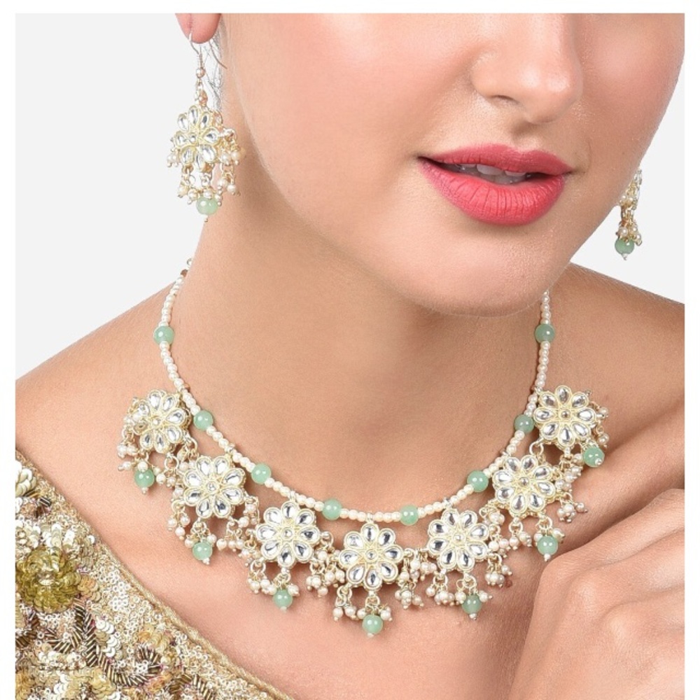 Zaveri pearls necklace with earrings - Picture 3 of 4